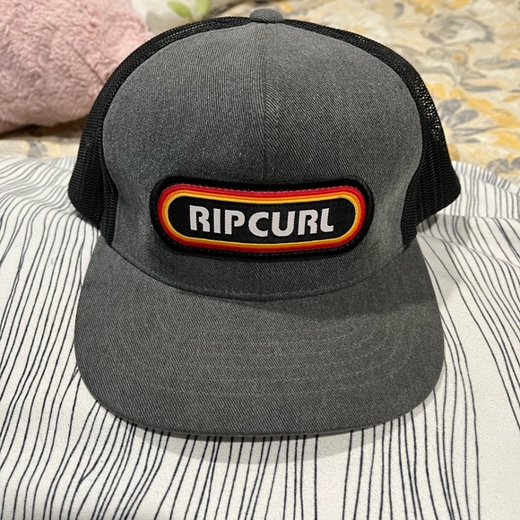 RipCurl lot. - Picture 9 of 10